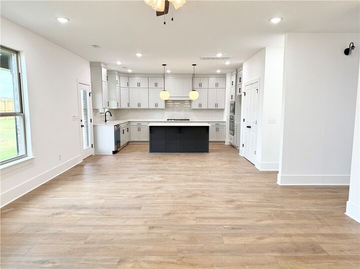 Property Photo: 4703 SW Juneberry Street AR 72713