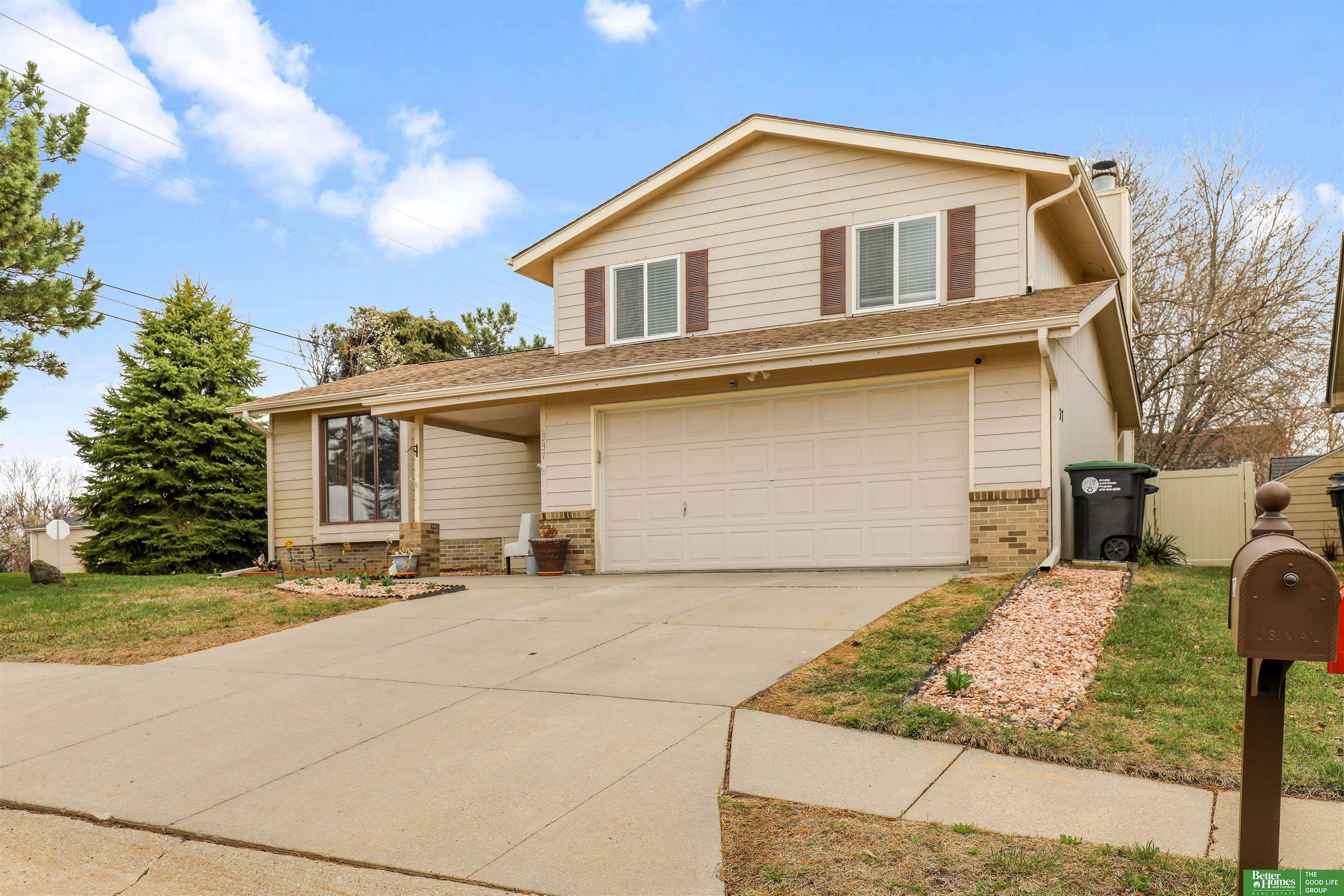 Property Photo: 6337 N 115 Circle NE 68164