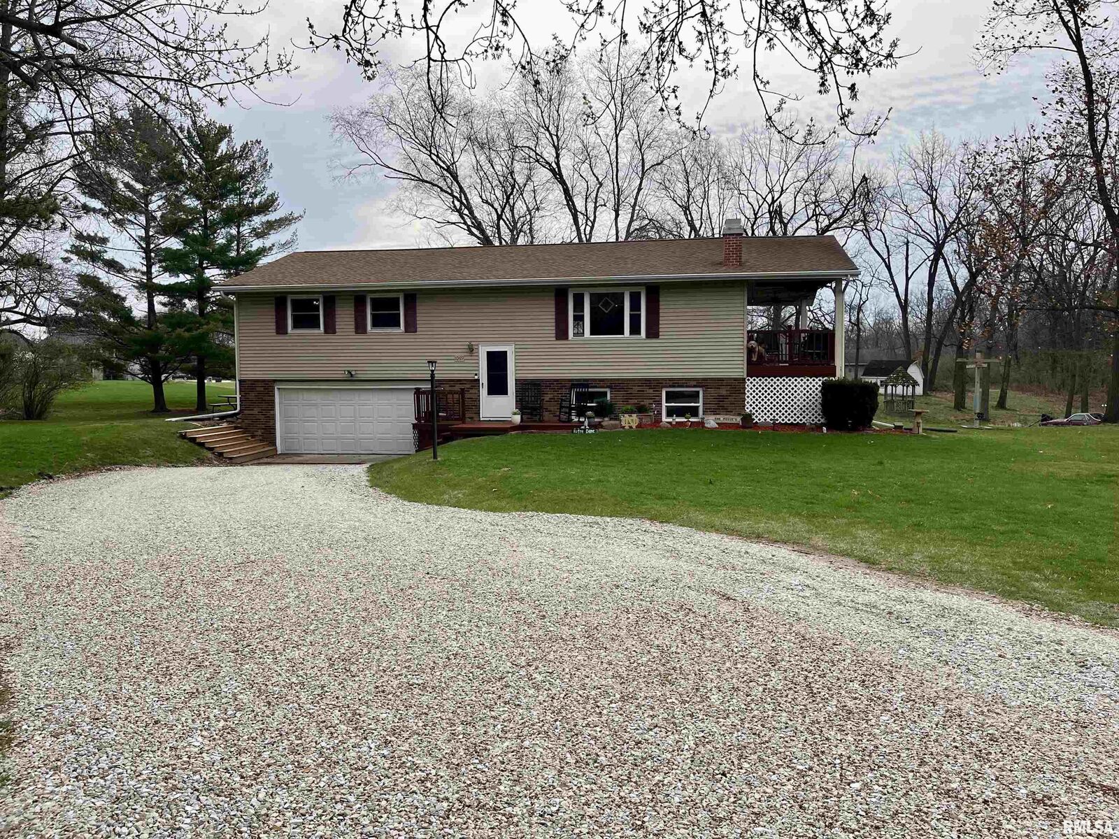 Property Photo:  1069 Paradise Acres  IL 61401 