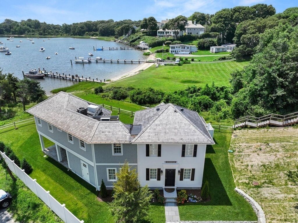 Property Photo:  33 Oyster Place Road  MA 02635 