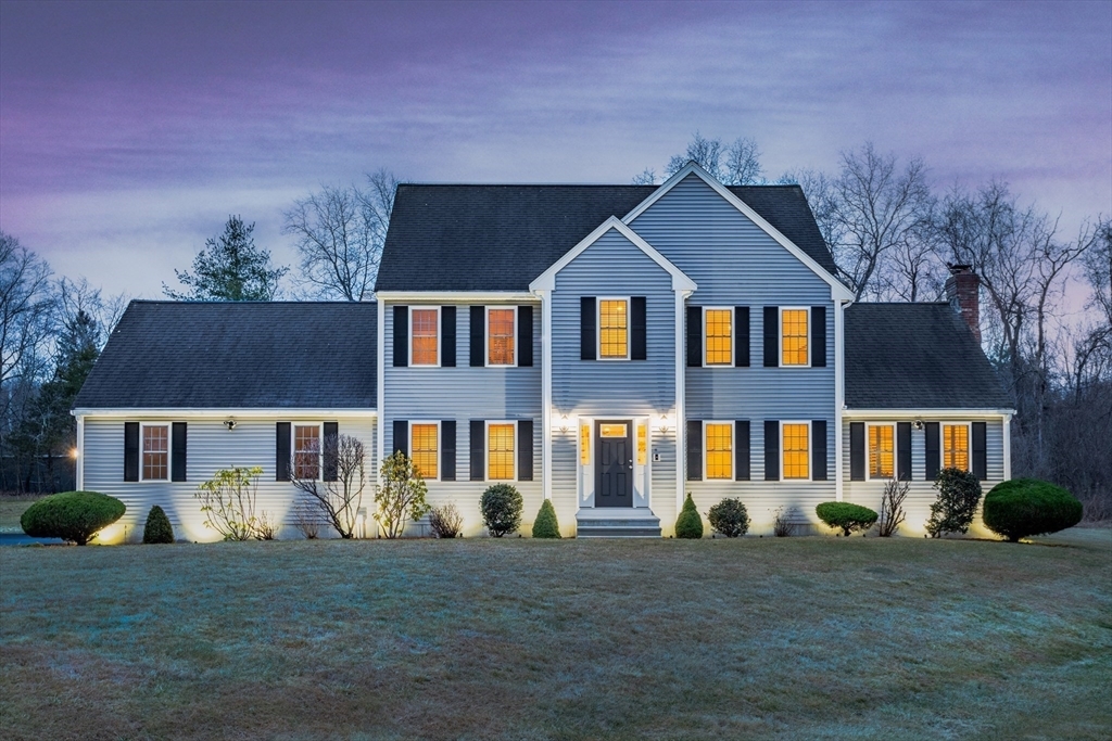 Property Photo: 5 Devarney Court MA 01464