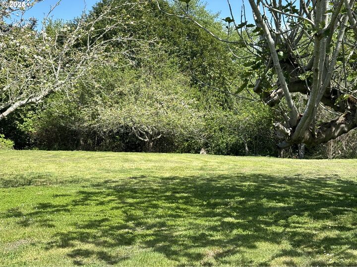 Property Photo: Crestline Loop OR 97415