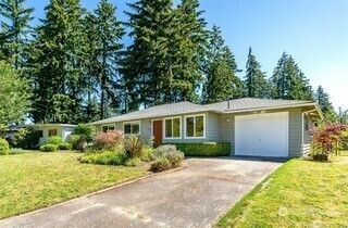 Property Photo:  942  168th Ave NE  WA 98008 