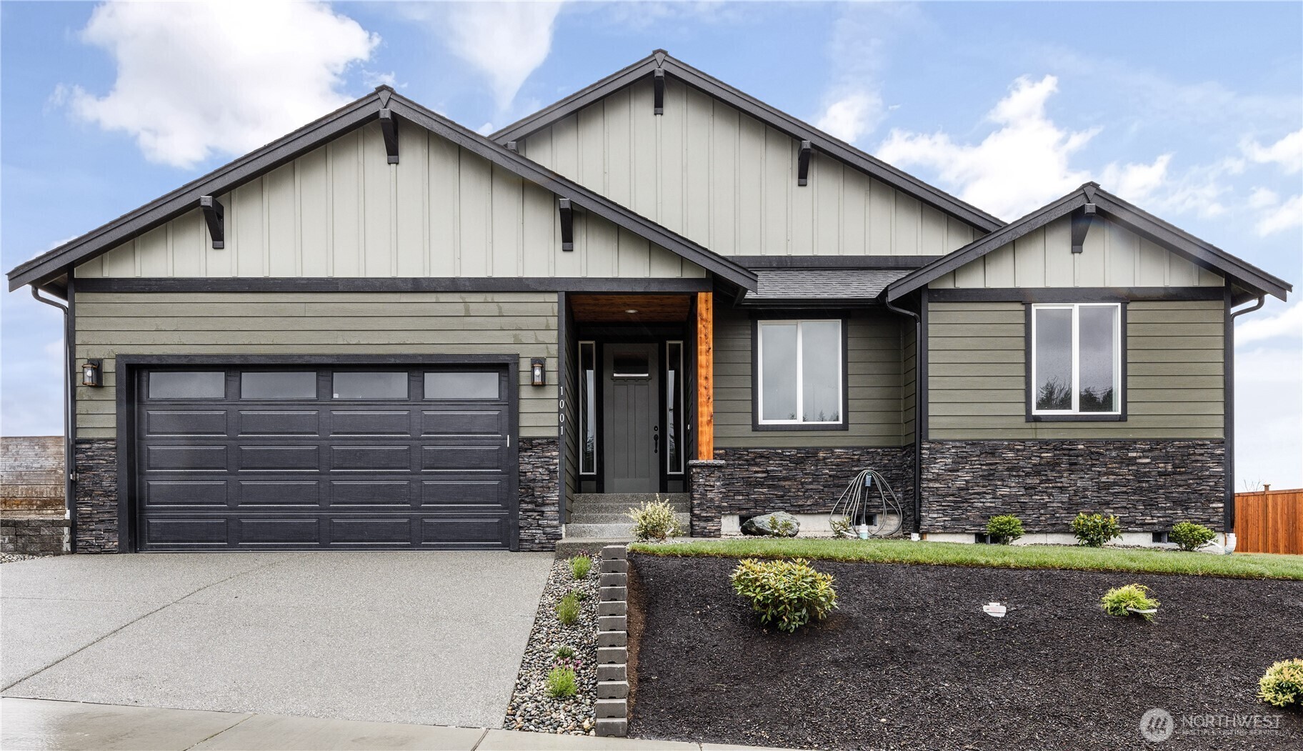 865 NW Shire Street  Oak Harbor WA 98277 photo