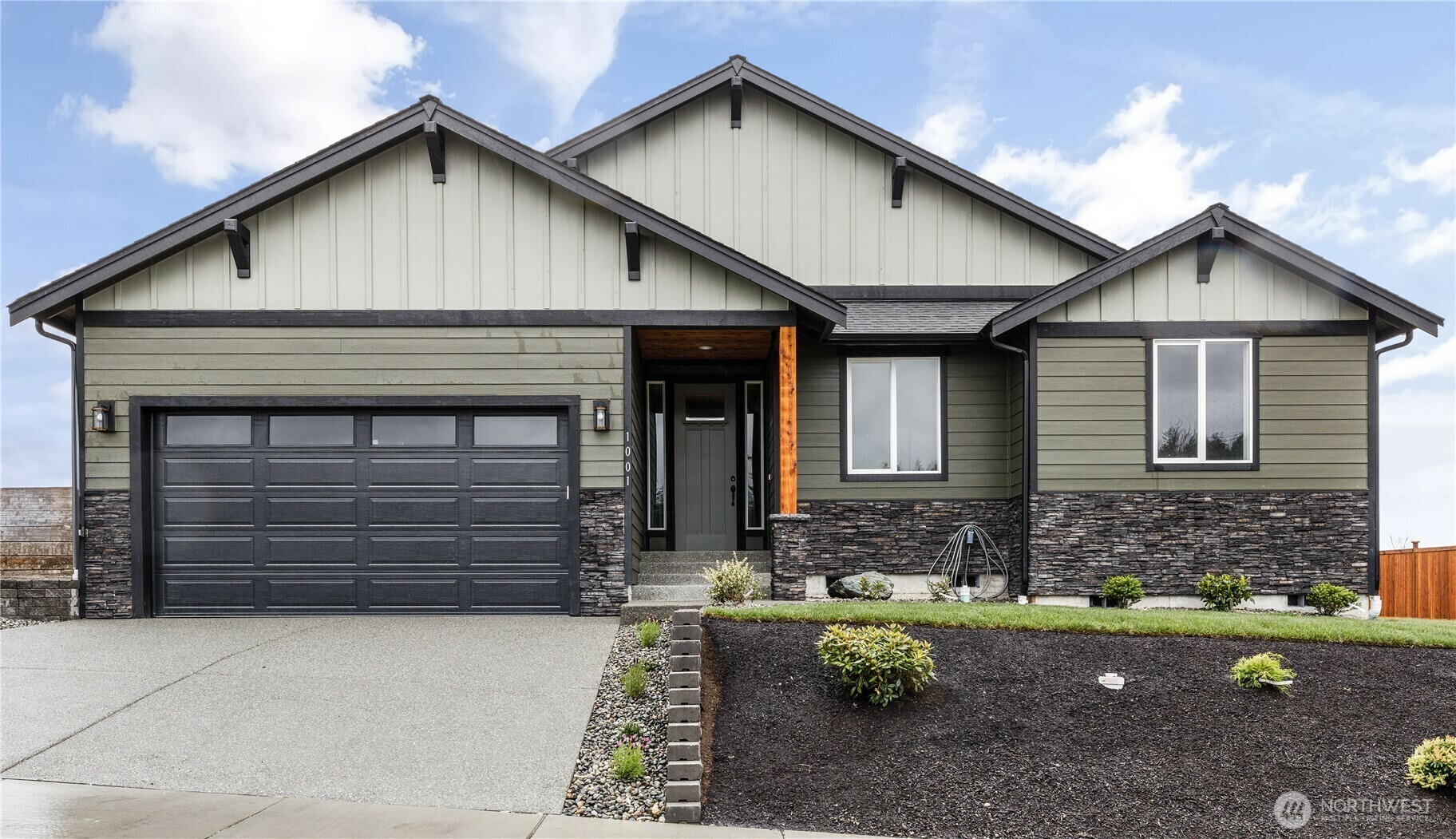 Property Photo: 865 NW Shire Street WA 98277