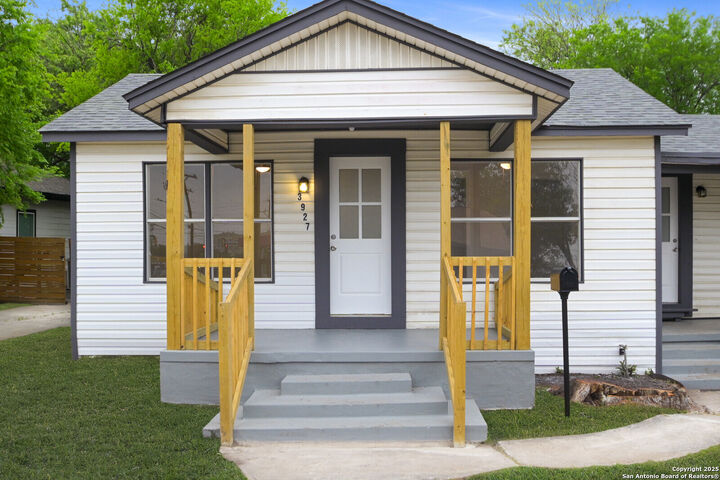 Property Photo:  3927 W Houston  TX 78207 