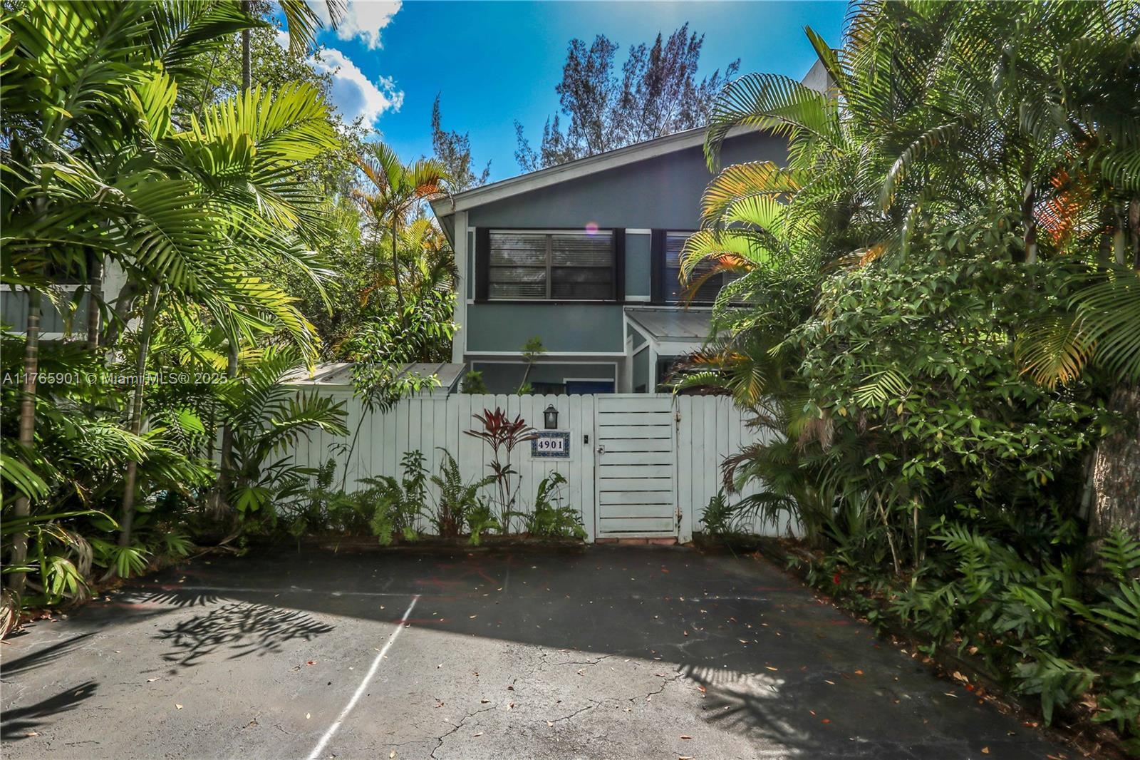 Property Photo: 4901 SW 71st Pl 4901 FL 33155