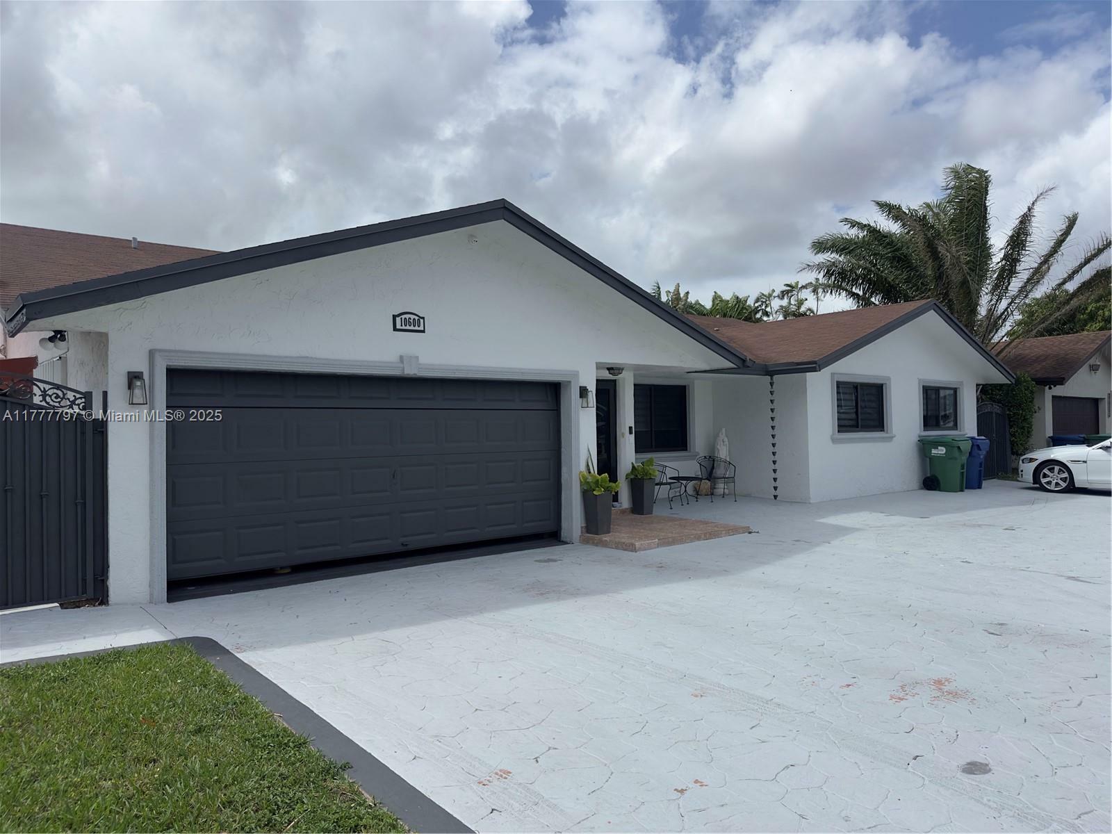 10600 SW 146th Ct  Miami FL 33186 photo