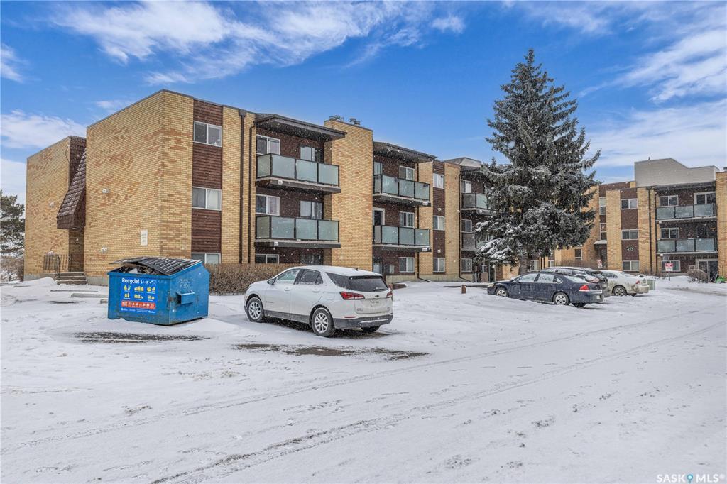 Property Photo: 419 Tait Court 301 SK S7H 5L3