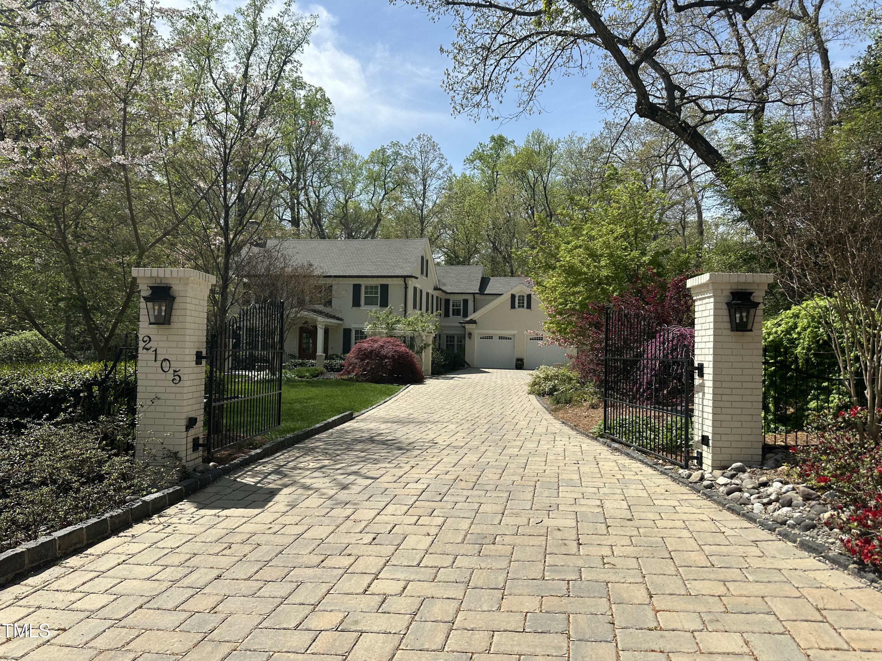 Property Photo: 2105 White Oak Road NC 27608