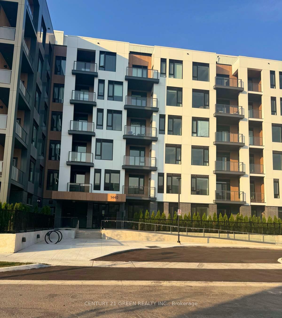 Photo de la propriété: 1440 Clarriage Court 309 ON L9T 1B3