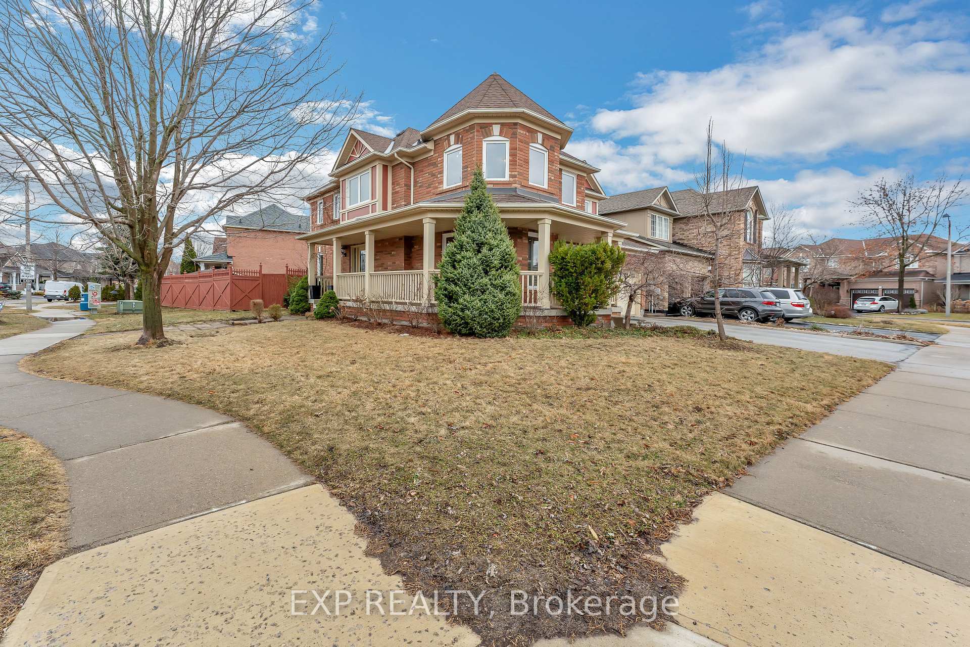 Property Photo: 169 Treeline Boulevard ON L6P 1E8