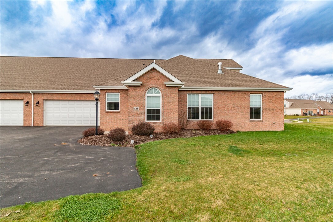 Property Photo: 128 Shelton Place PA 16033