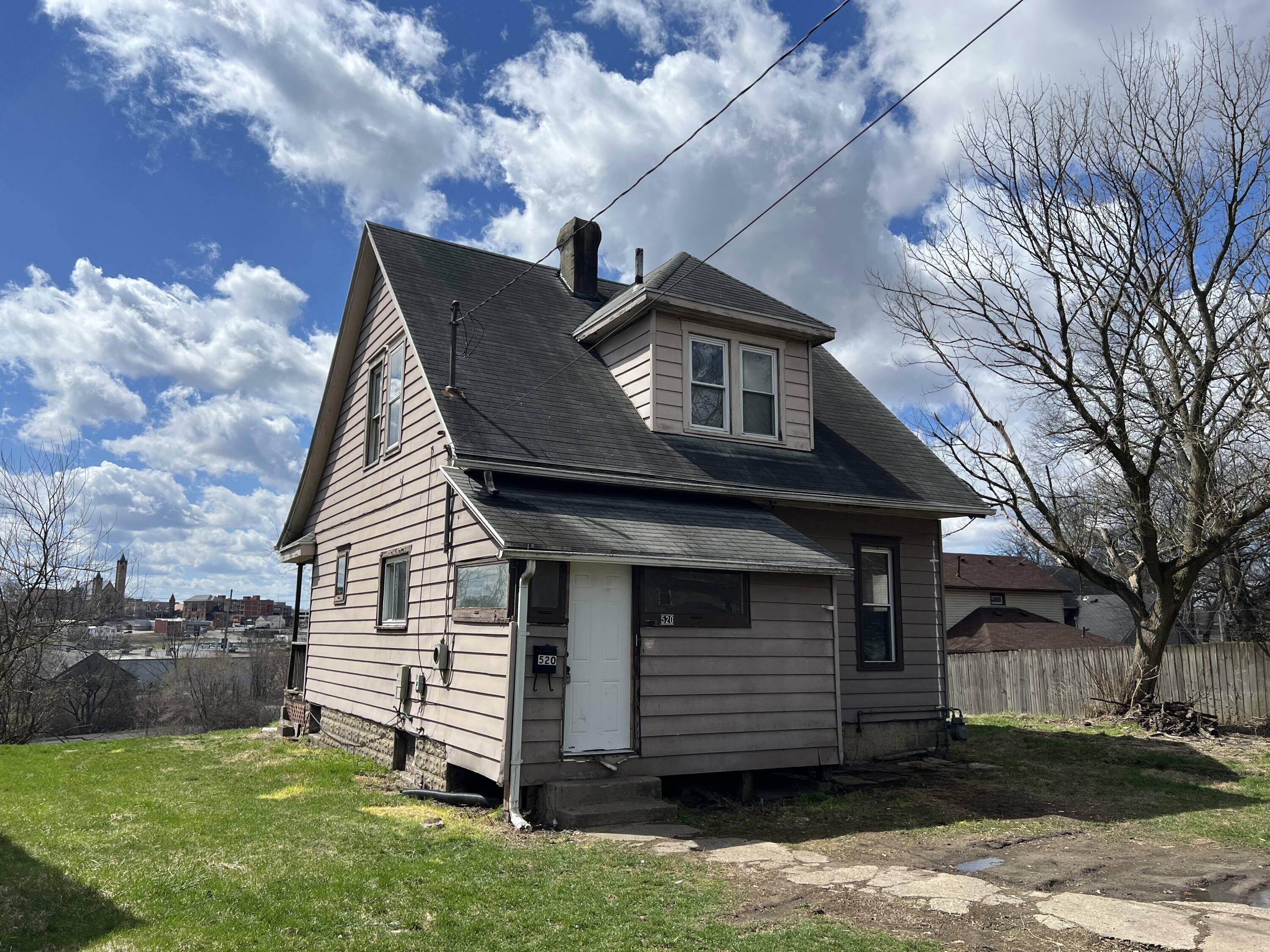 Property Photo: 520 Mount Vernon Avenue OH 45503