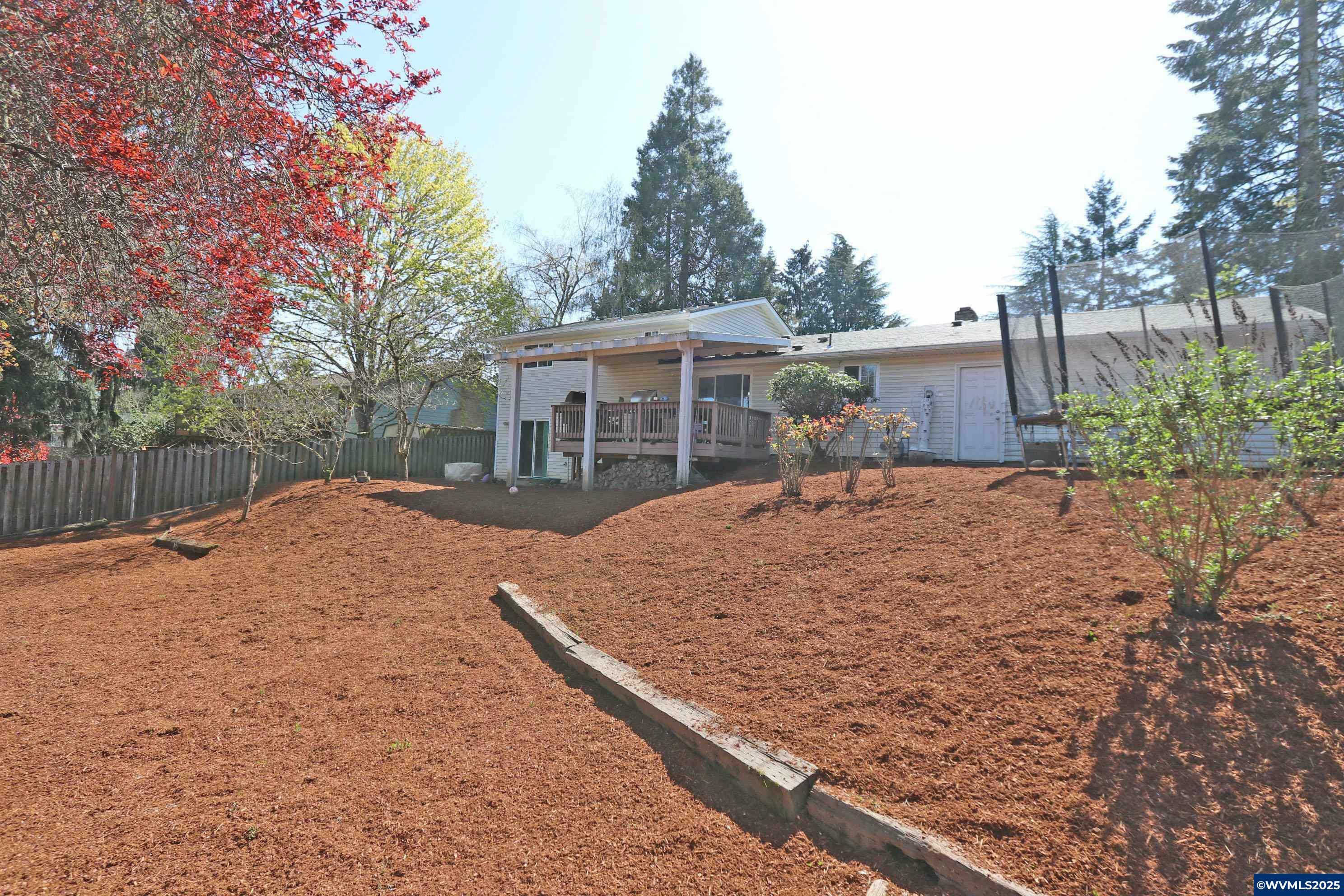Property Photo: 5376 Arcade Av NE OR 97303