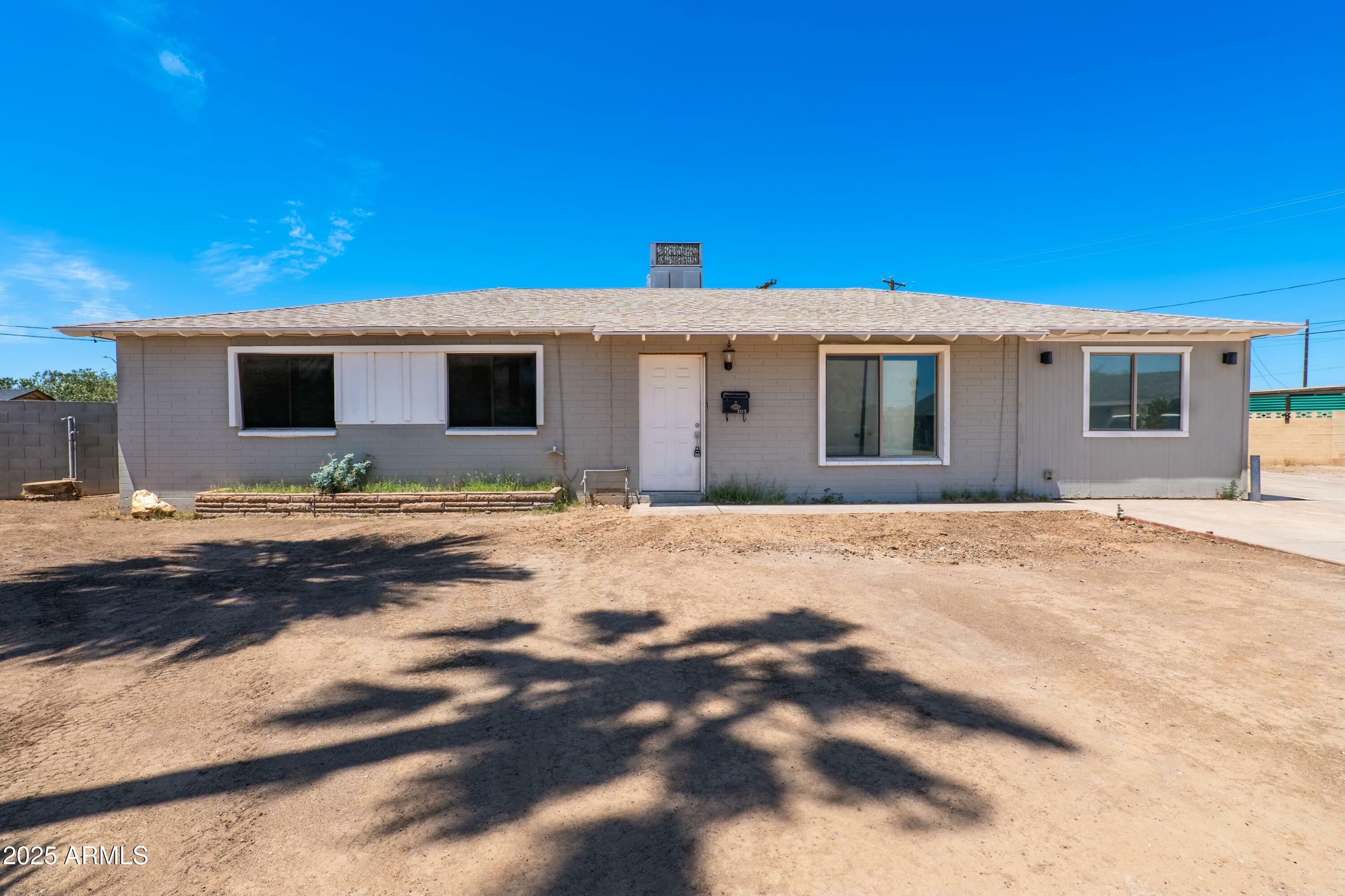 3212 N 49th Lane  Phoenix AZ 85031 photo