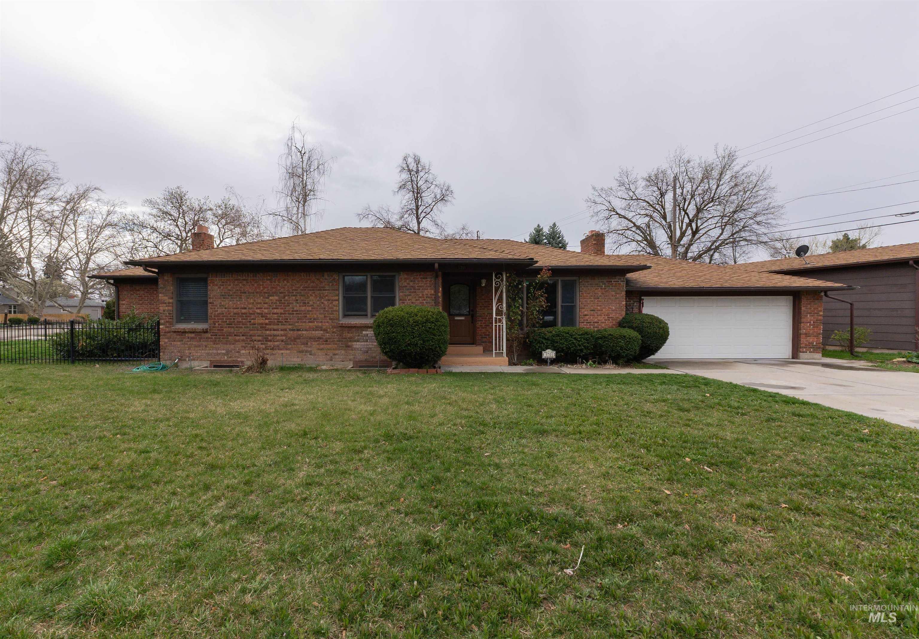 Property Photo: 5701 W Cruzen Street ID 83706
