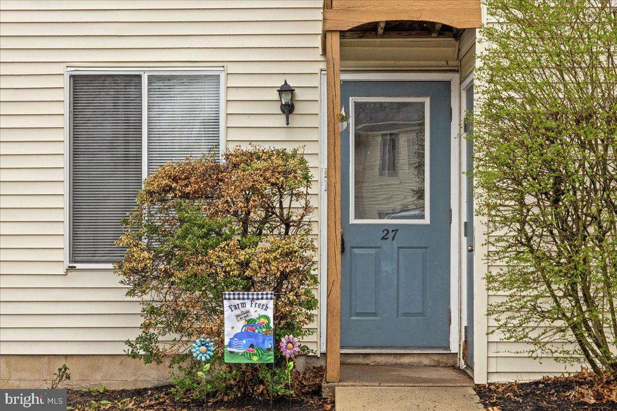 Property Photo: 27 Kittery Court B PA 18960