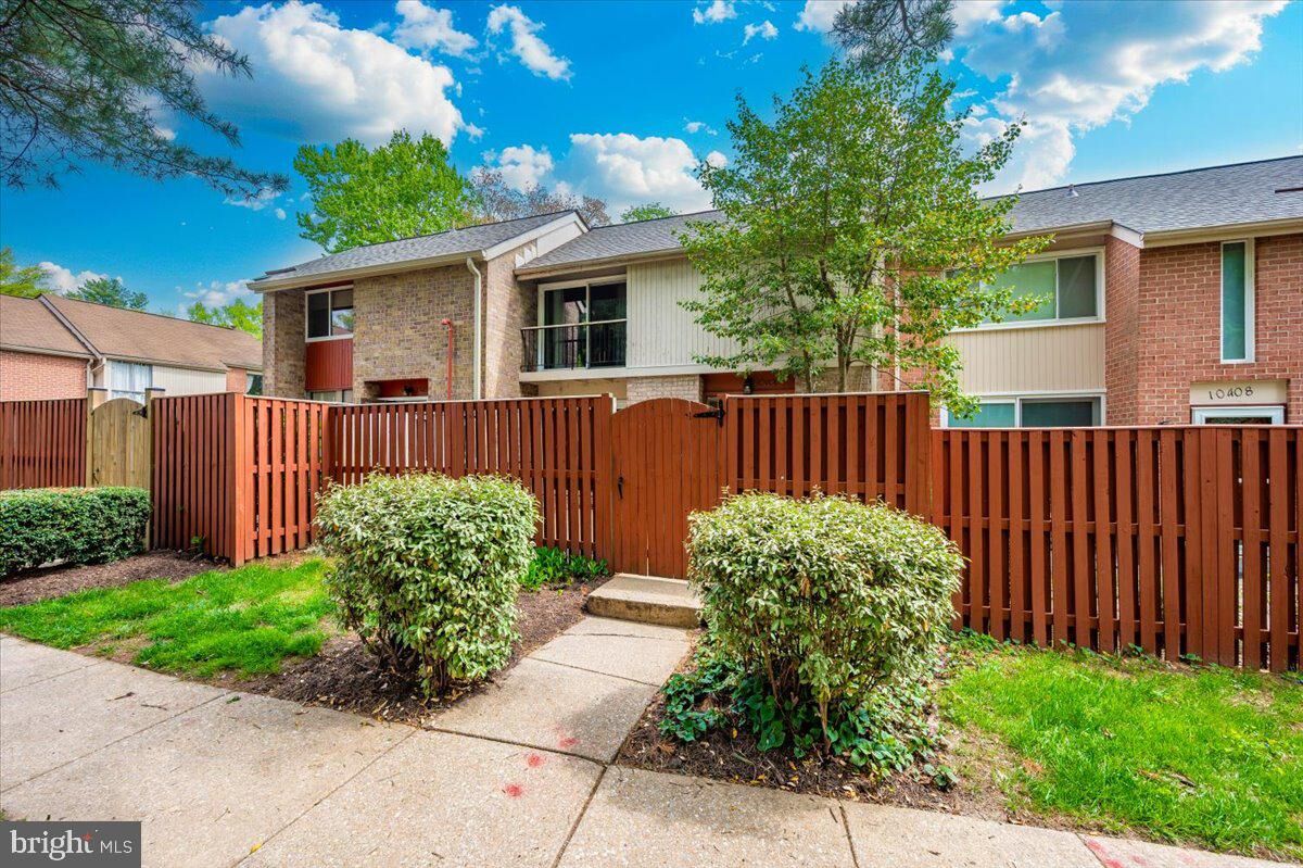 Property Photo:  10406 Faulkner Ridge Circle 3-3  MD 21044 