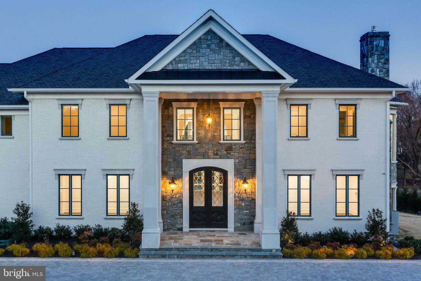 Property Photo: 1181 Ballantrae Lane VA 22101