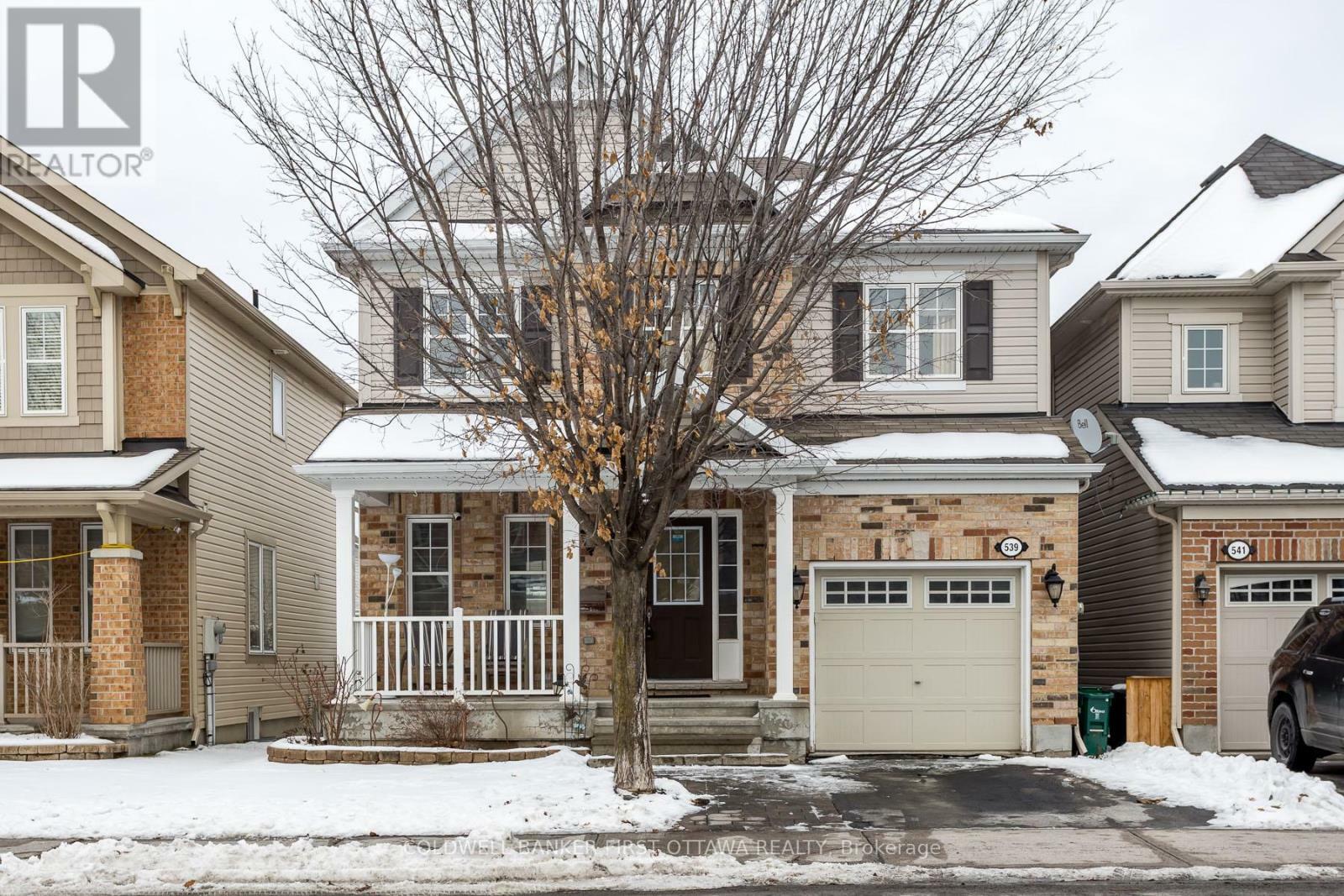 Property Photo: 539 Rosehill Avenue ON K2S 0E9