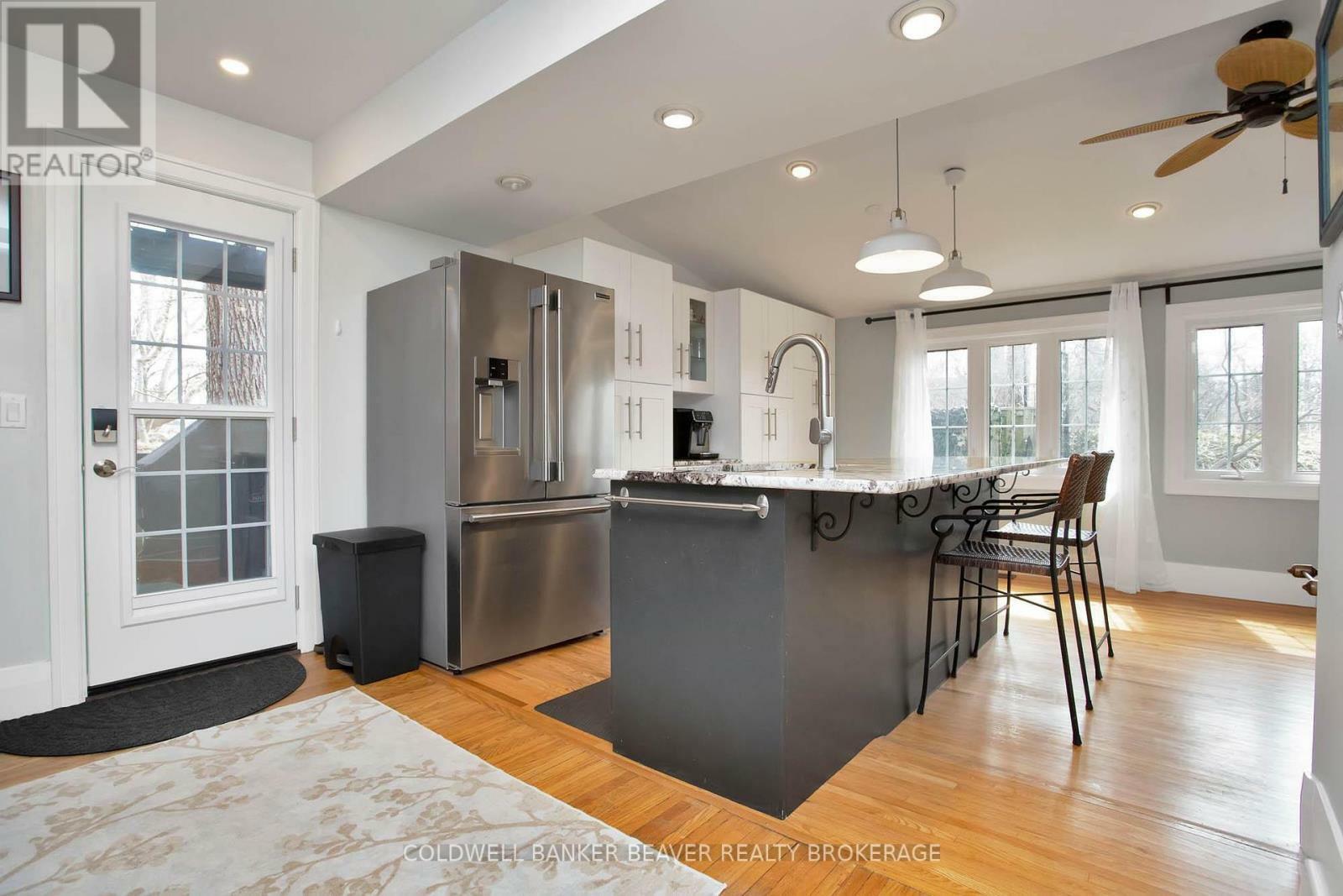 Property Photo: 76 Cavendish Crescent ON N6H 1A4