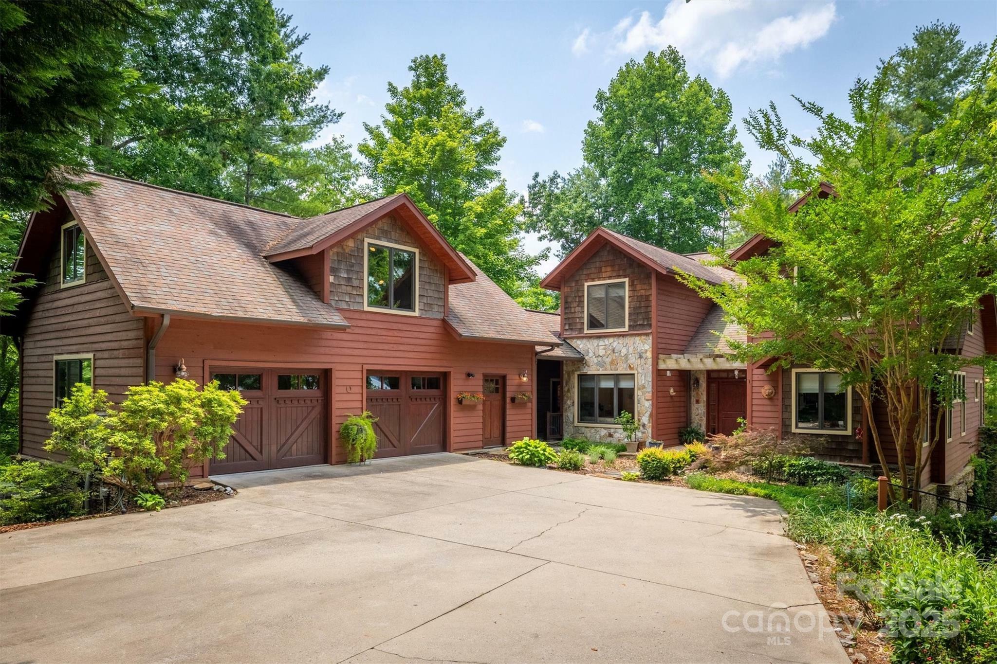 Property Photo: 5162 Beech Bluff Drive NC 28655