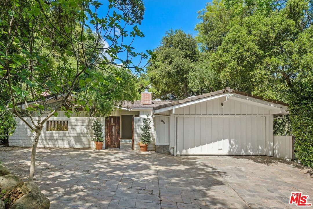 Property Photo: 1827 Old Ranch Rd CA 90049