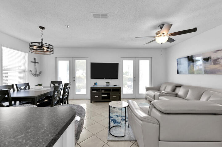 Property Photo: 3291 Scenic Highway 98 Unit 101 FL 32541