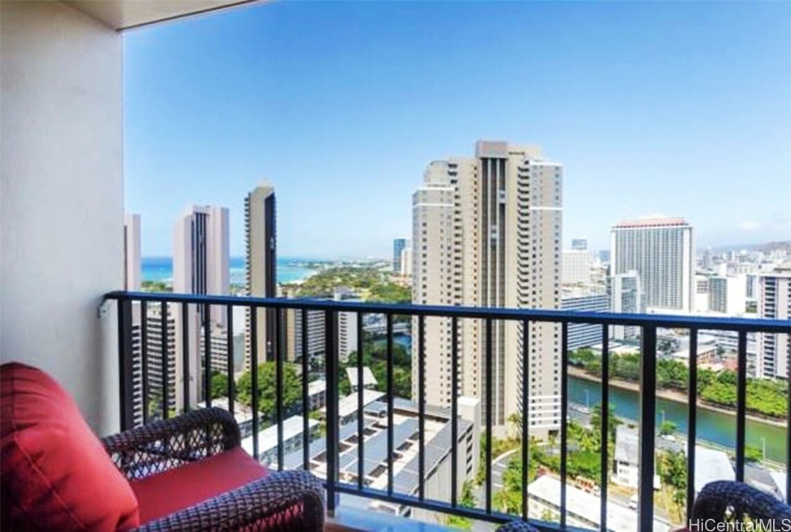Property Photo: 411 Hobron Lane 2814 HI 96815