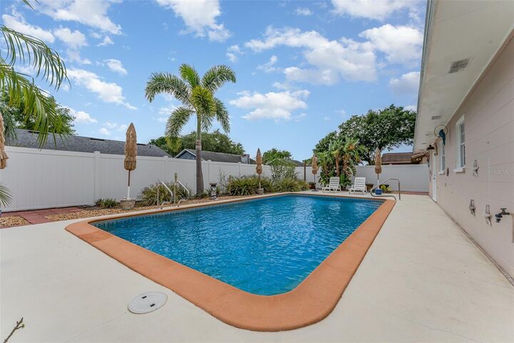 Property Photo: 1545 Sailpoint Drive FL 33830