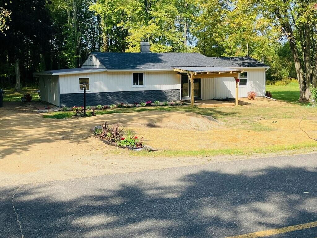 Property Photo:  53982 Baseline Road  MI 49056