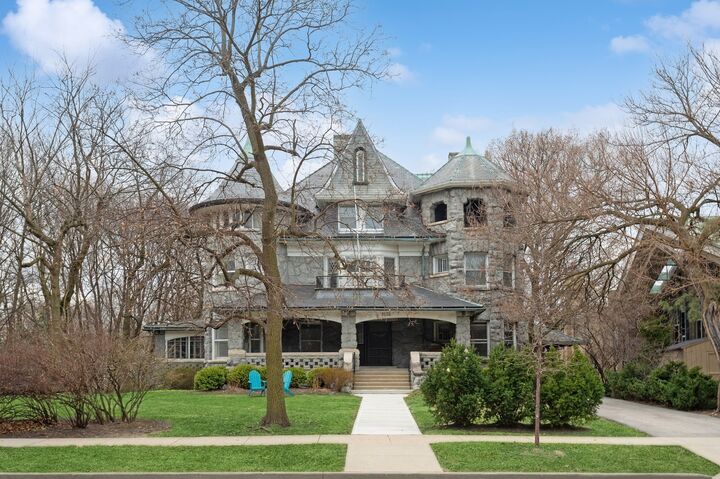 Property Photo: 1232 Ridge Avenue IL 60202