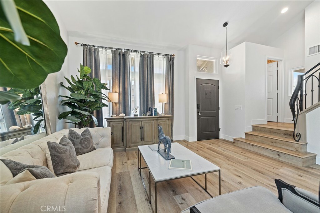 Property Photo: 11524 Norgate Circle CA 92878