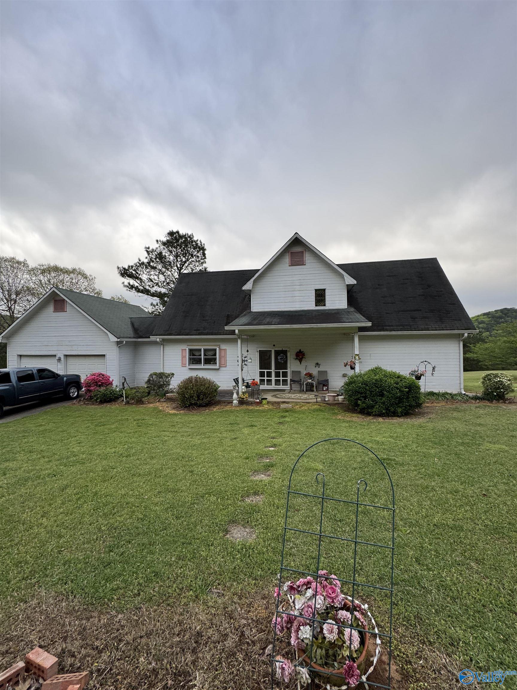 Property Photo: 8215 Owls Hollow Road AL 35901