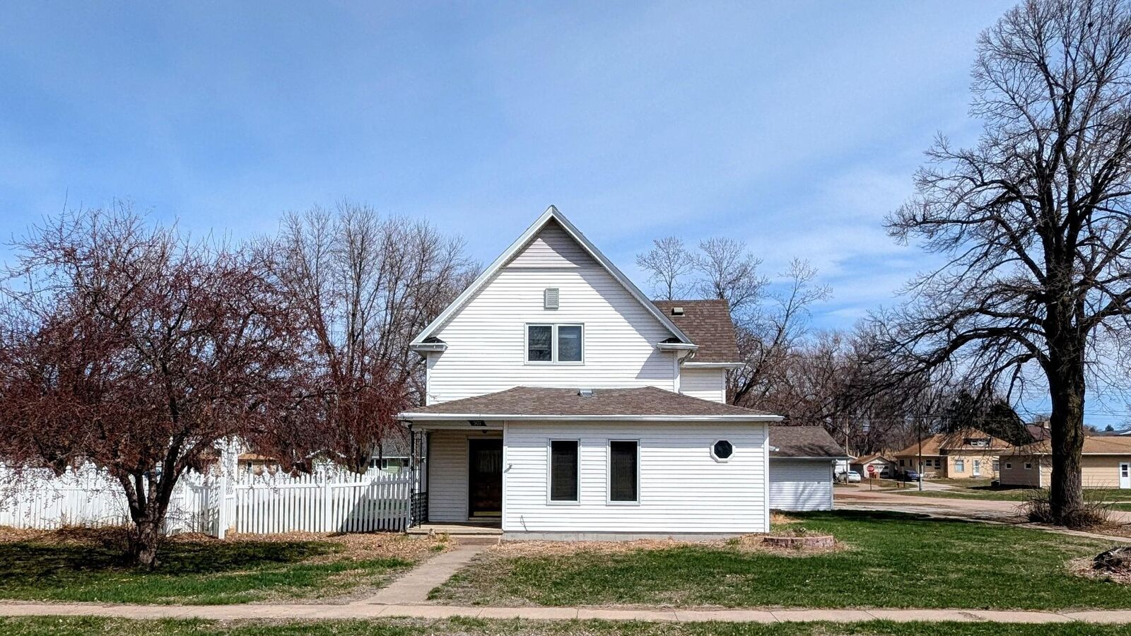 Property Photo: 507 S Antelope St NE 68781