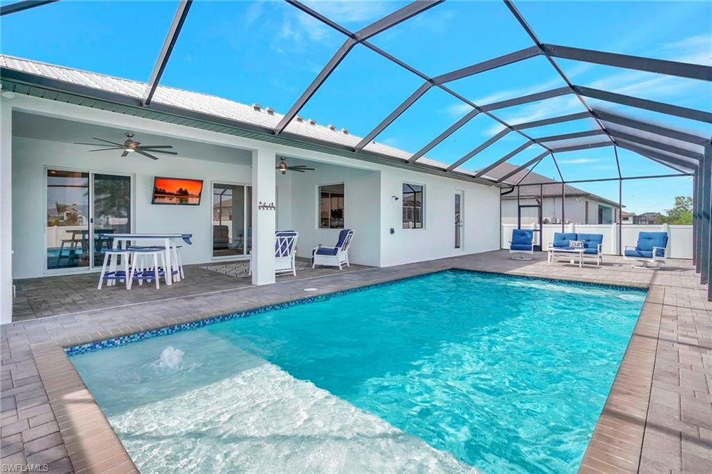 Property Photo: 1601 NW 38th Pl FL 33993