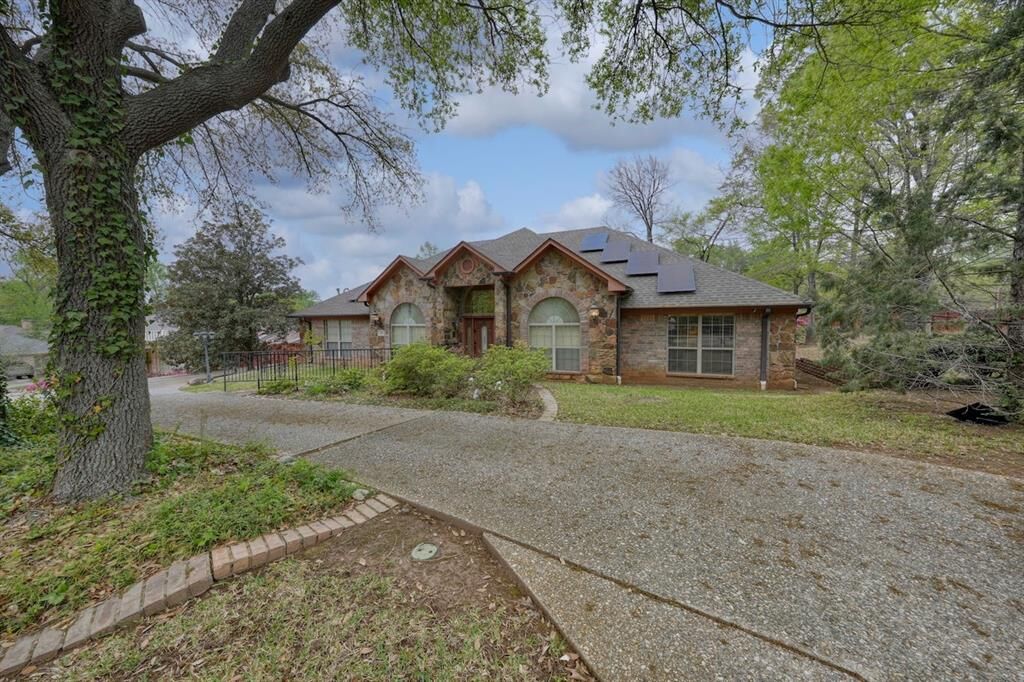Property Photo:  101 Fair Lane  TX 75701 
