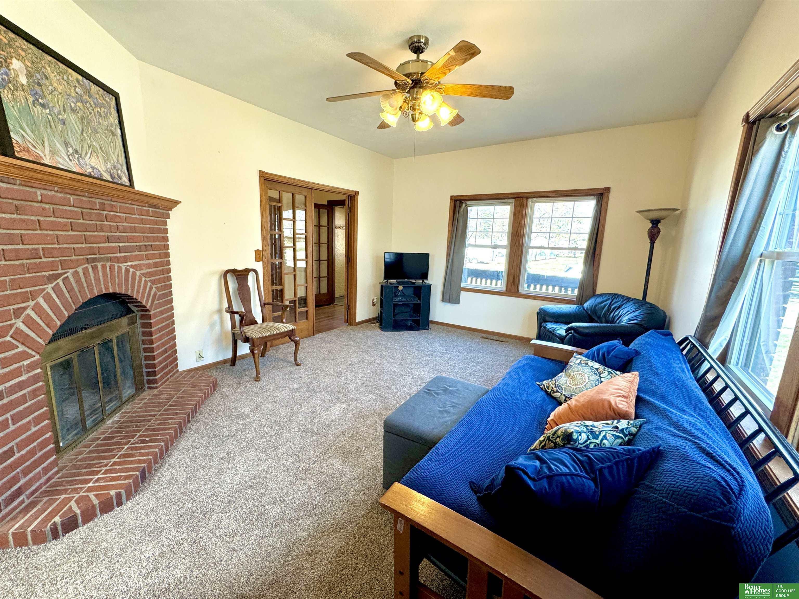 Property Photo: 942 E 5th Street NE 68467