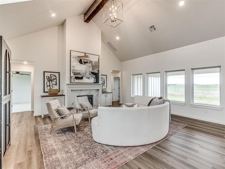 Property Photo:  2438 S May Avenue  OK 73044 