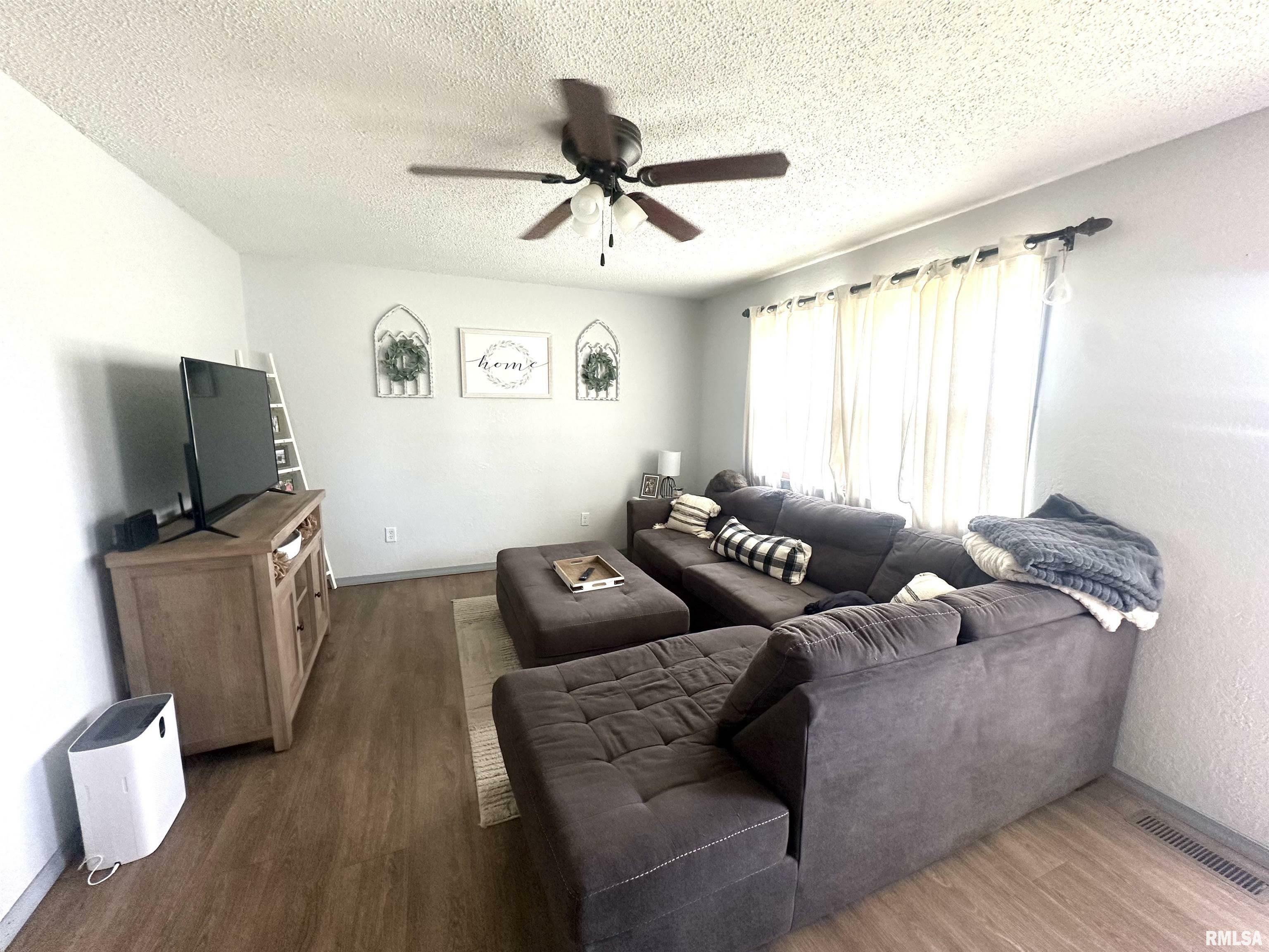 Property Photo: 408 E Elm Street IL 62848