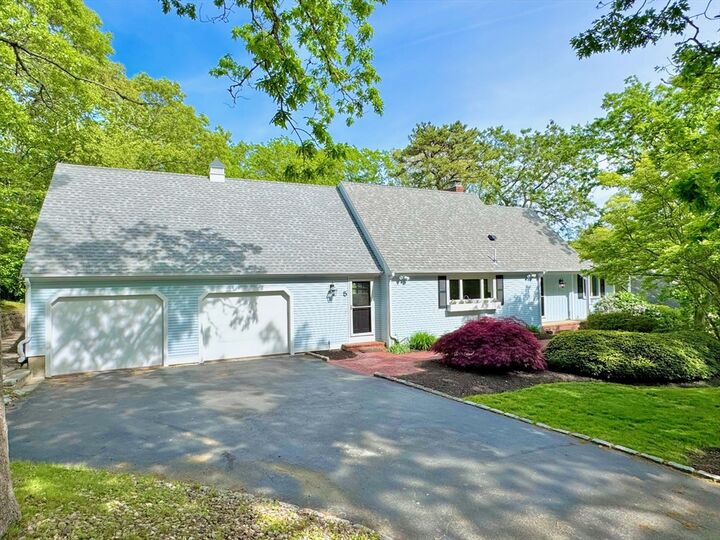 Property Photo:  5 Horseshoe Cir  MA 02563 