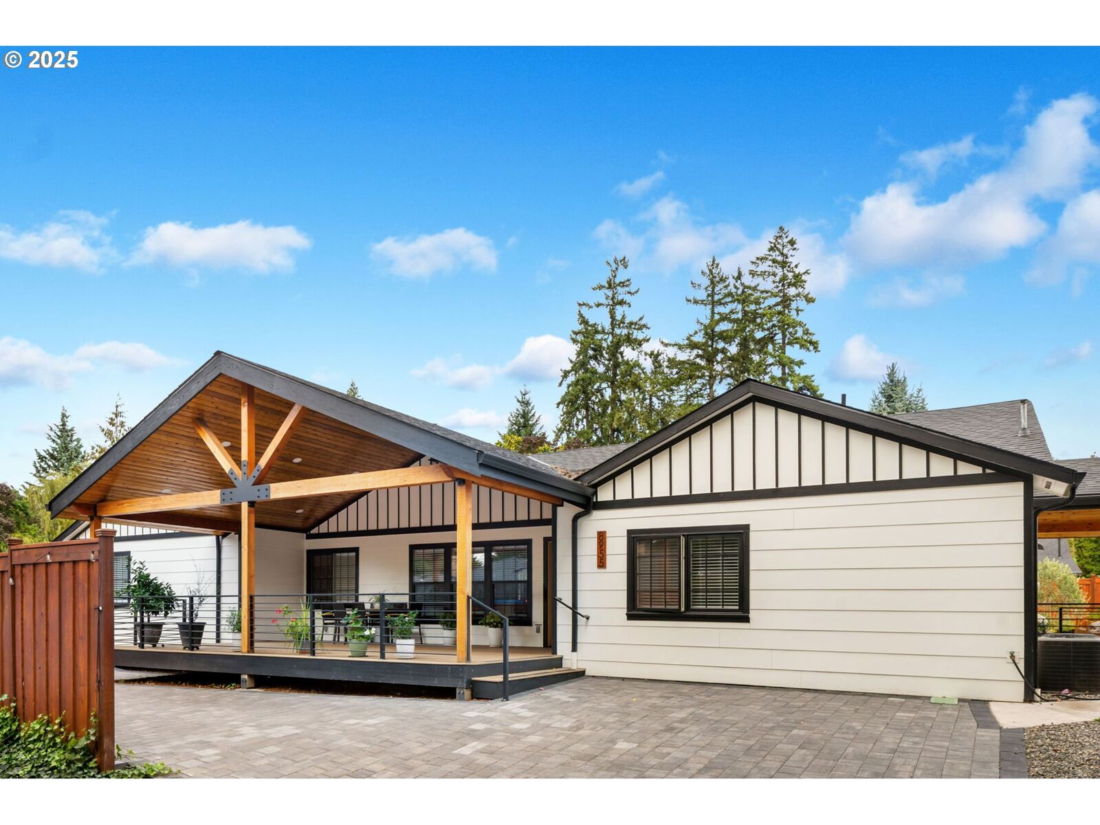 Property Photo:  8955 SW Club Meadow Ln  OR 97225 