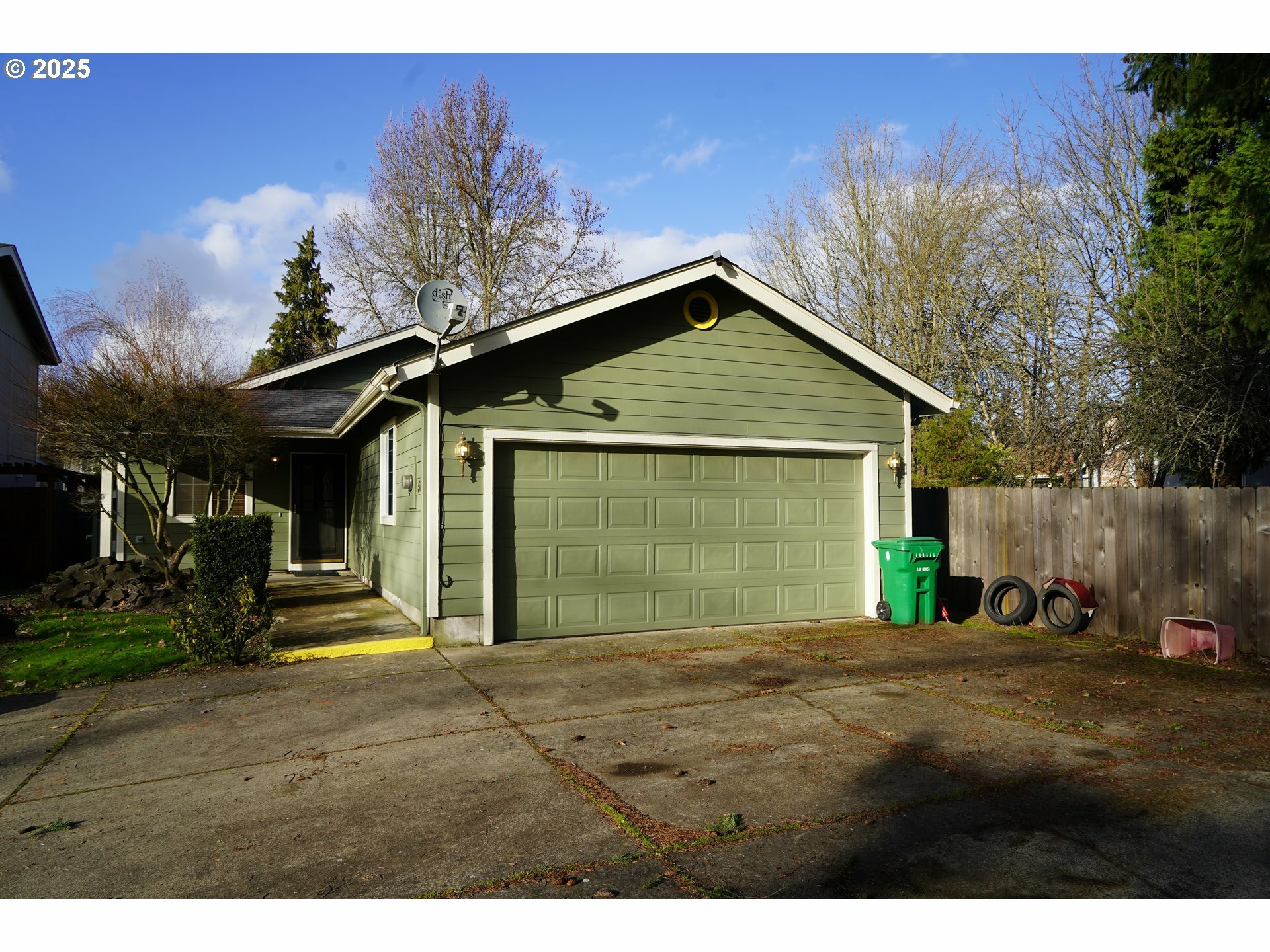 Property Photo:  507 Littlewood Ln  OR 97404 