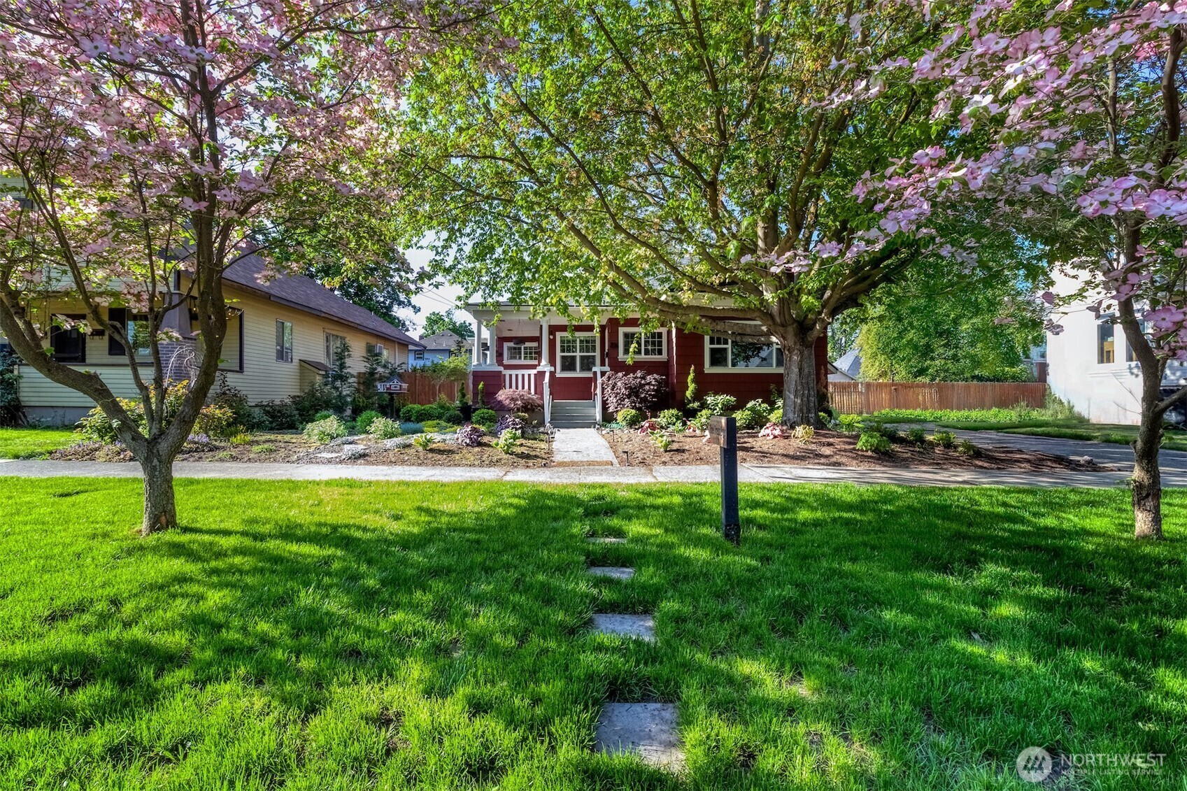 Property Photo: 816 Washington Street WA 99362