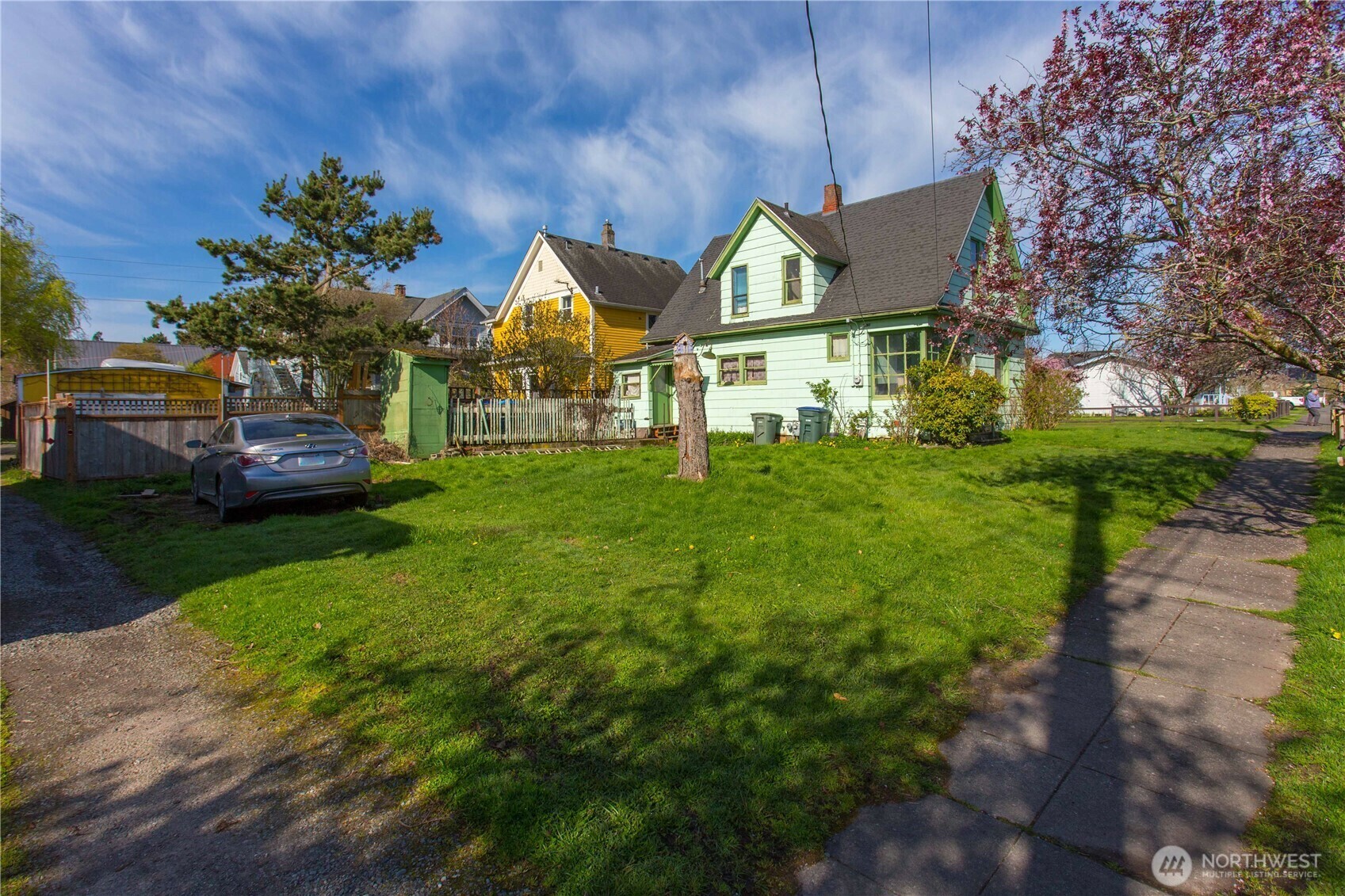 Property Photo: 515 Irving Street WA 98225