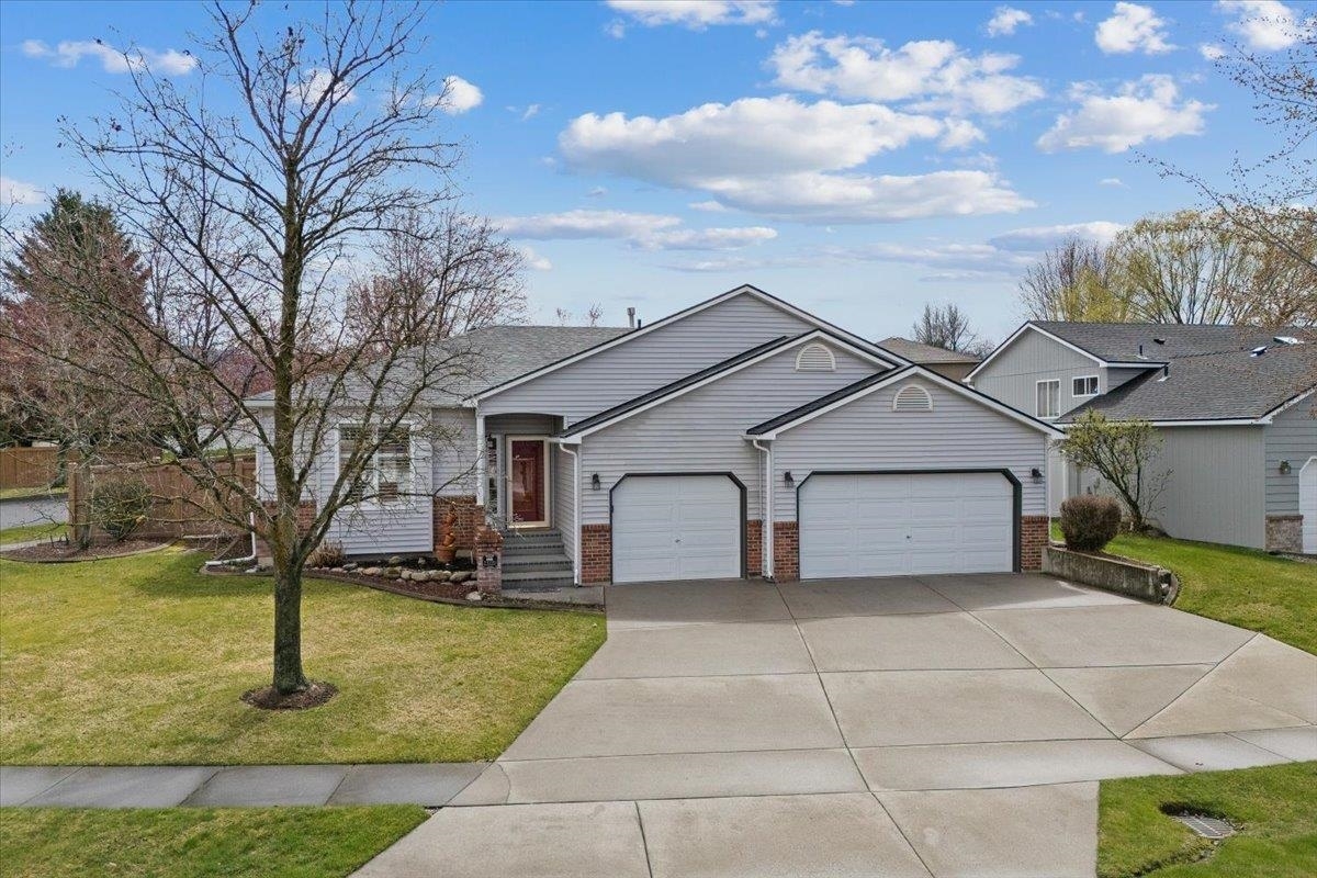 Property Photo: 23220 E Boone Ave WA 99019