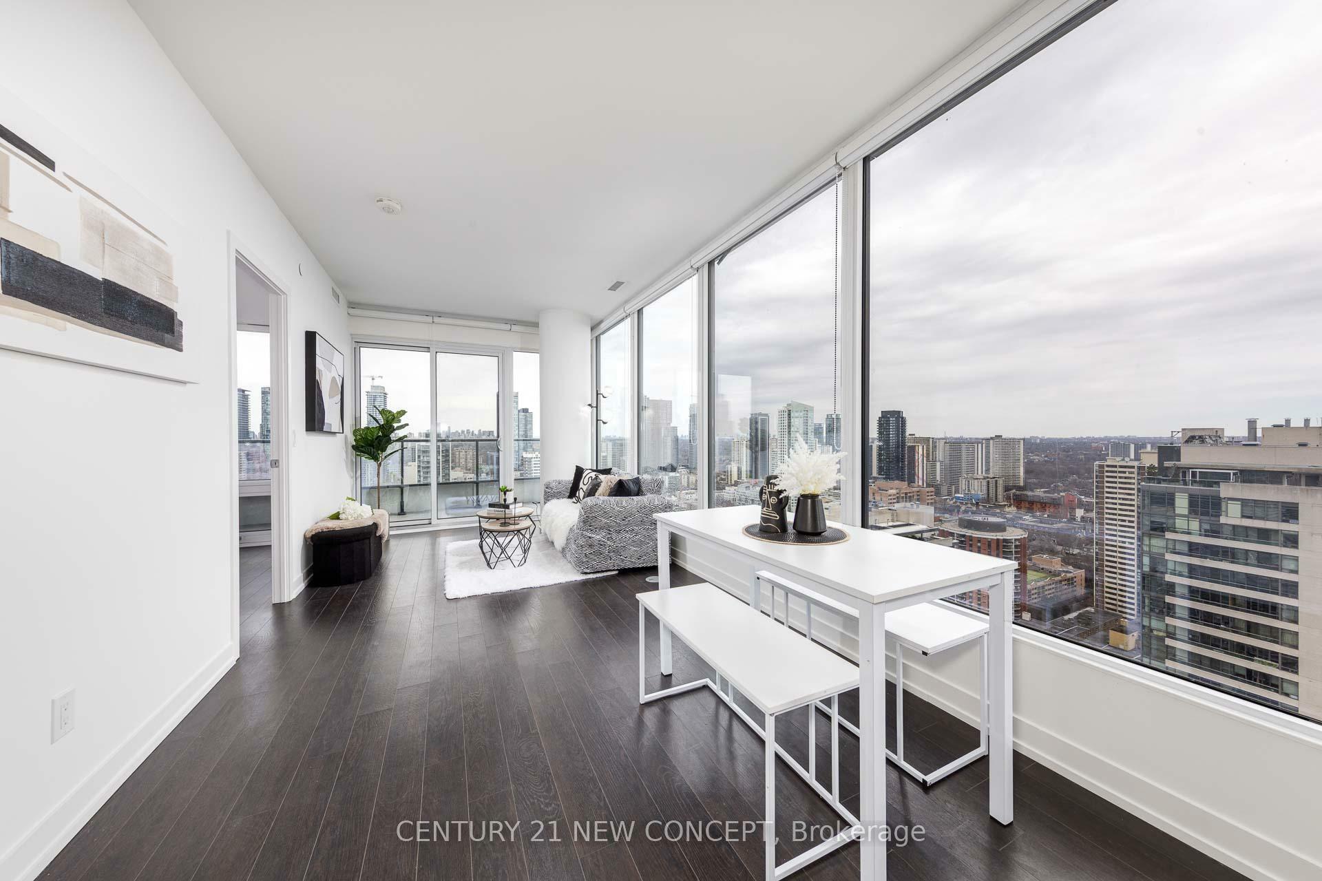 Property Photo: 85 Wood Street 3912 ON M4Y 0E8