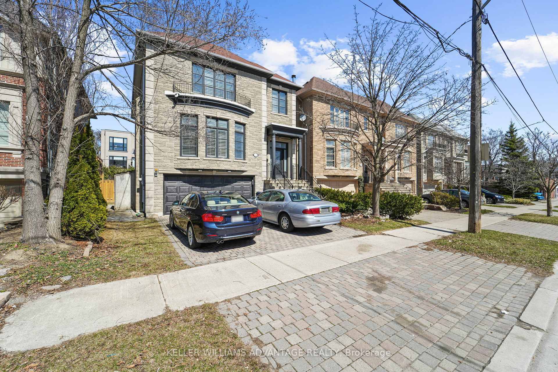 Property Photo: 336 Glengarry Avenue ON M5M 1E6