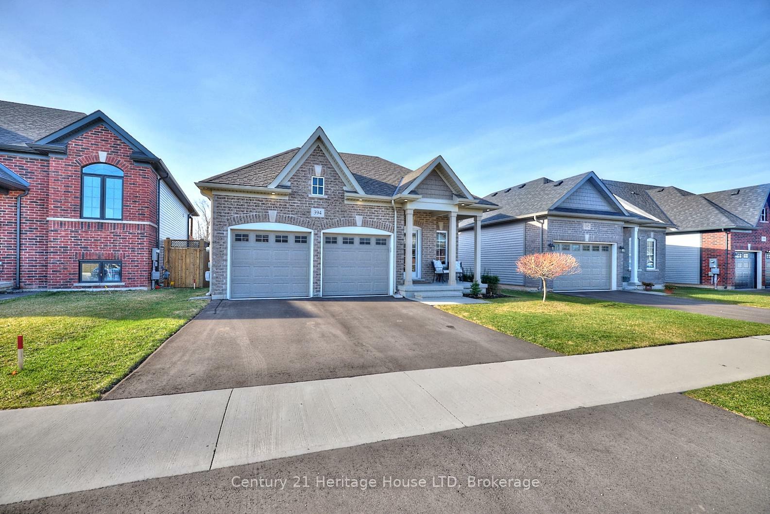 Property Photo:  394 Hummel Crescent  ON L2A 0E8 